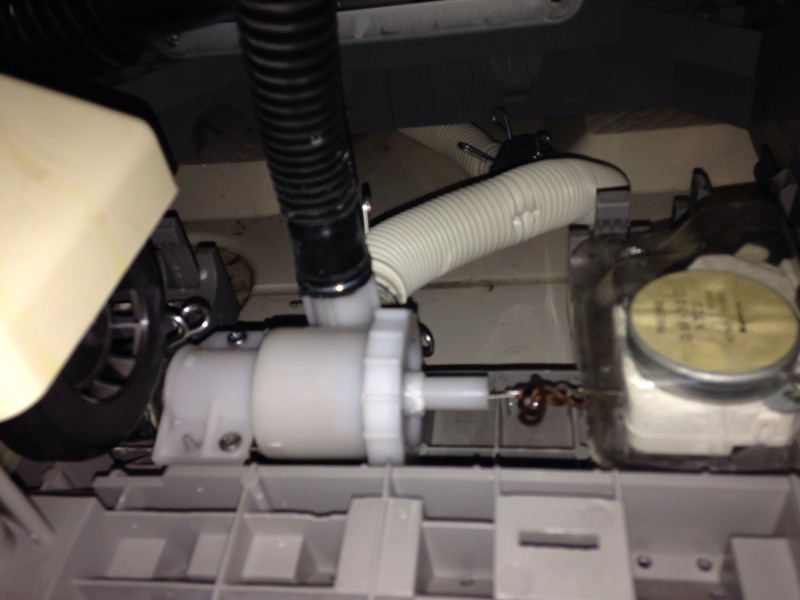 東芝ドラム式洗濯機　TW-150SVC 排水弁　断線修理